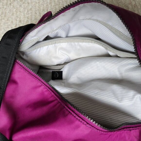 Lululemon Run Ways Duffel - Picture 4 of 13